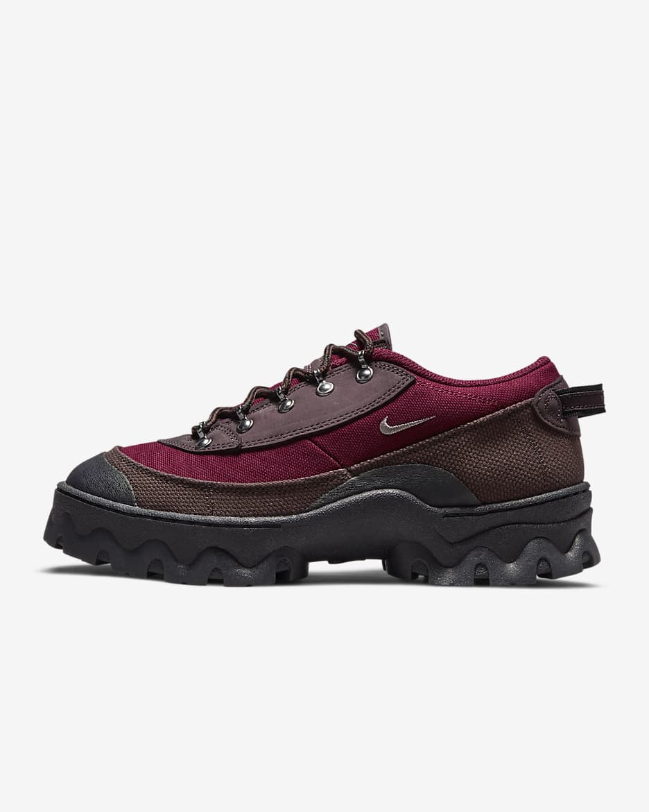 Nike Lahar Low Women's Shoe. Nike ID